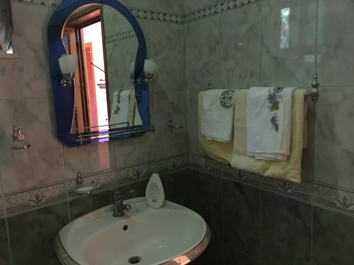 Sara Guesthouse Berat Exterior photo